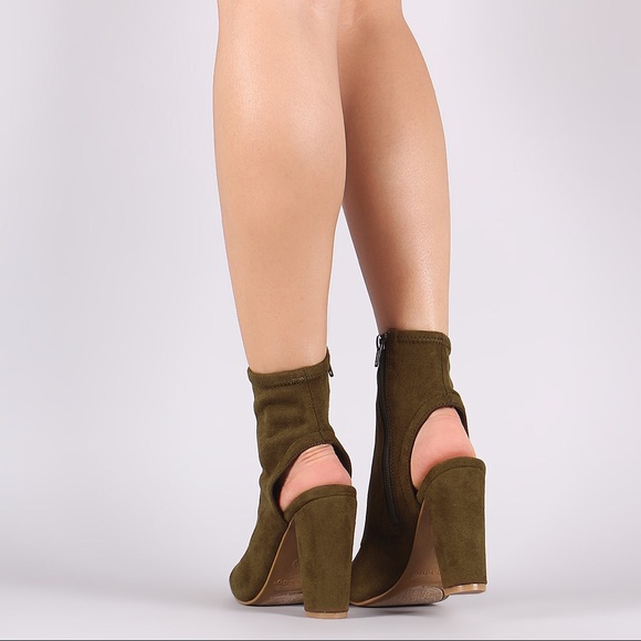 SOLD!! Faux suede green open toe booties - Picture 2 of 11